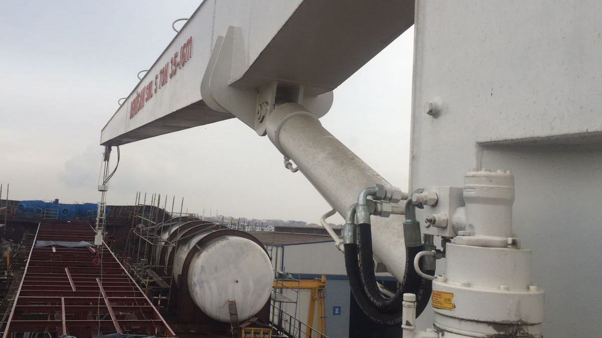 Stiff Boom Cranes