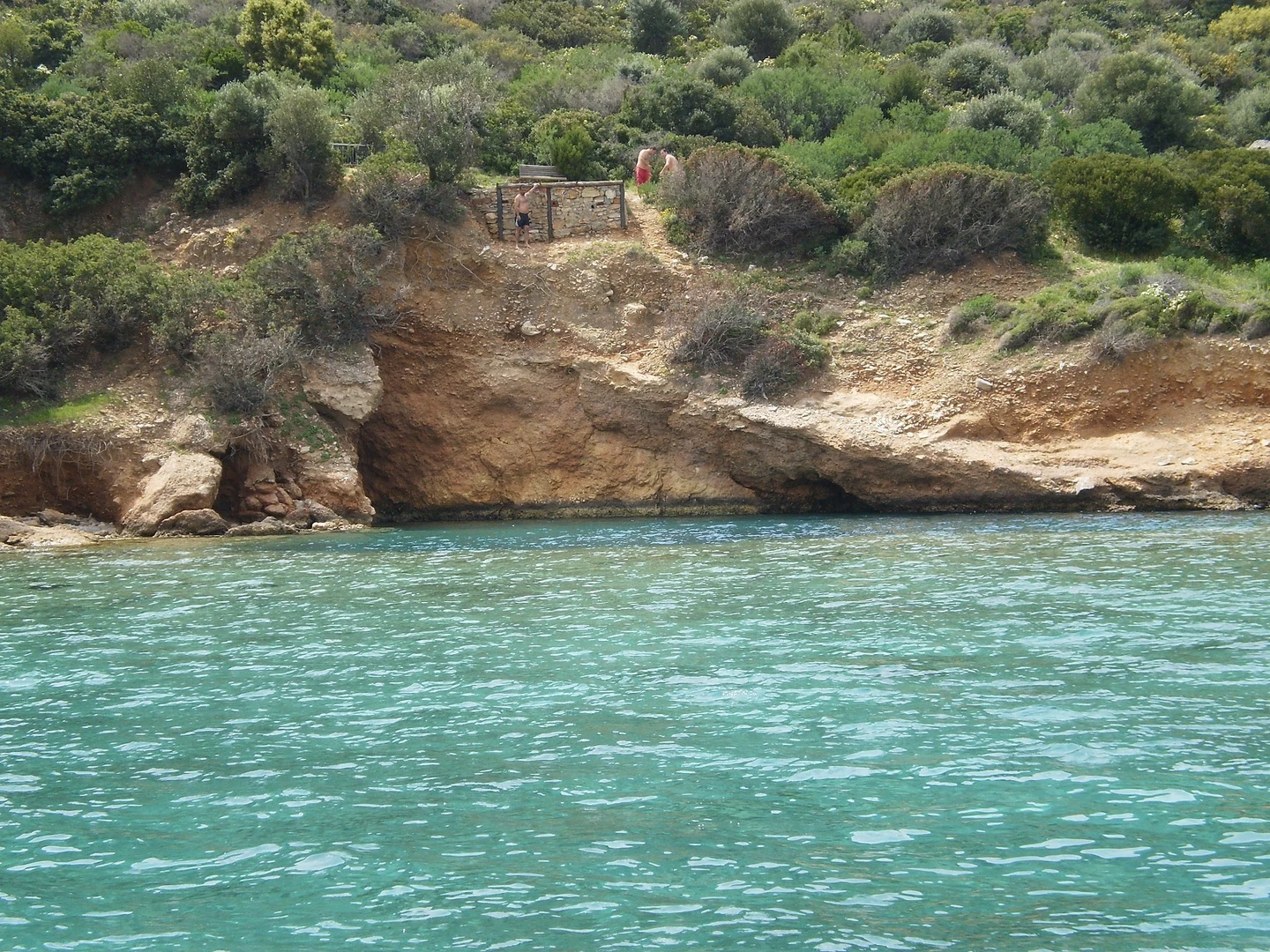 Bodrum koylarında turkuaz deniz — Helinim Tour tekne turu