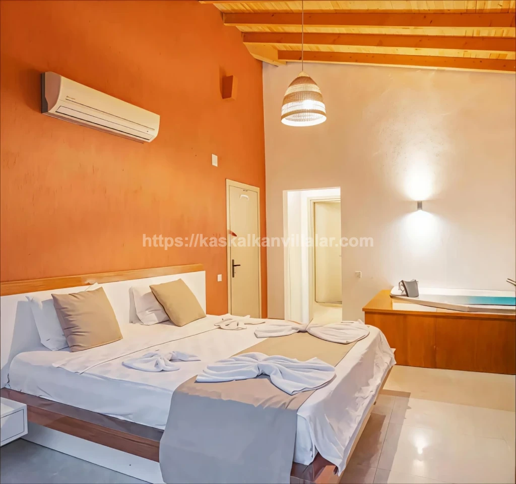 Kalkan'da Özel Havuzlu 4 Kişilik Villa - 15