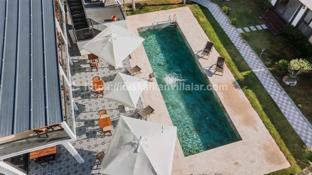 Mega Hotel 3+1 Çeşme