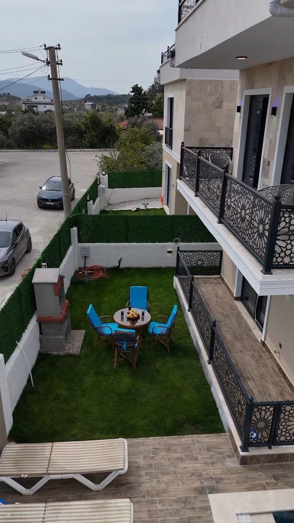 Villa Tek