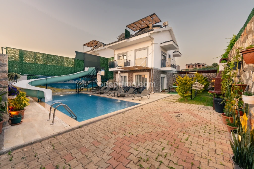 Villa Leton 1