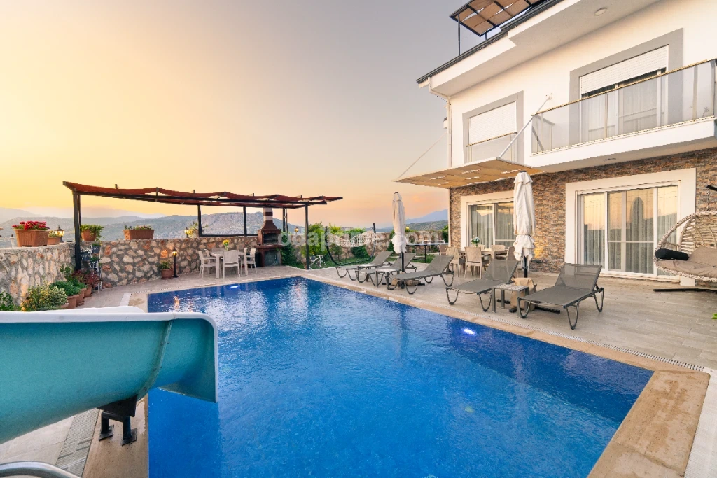 Villa Leton 2