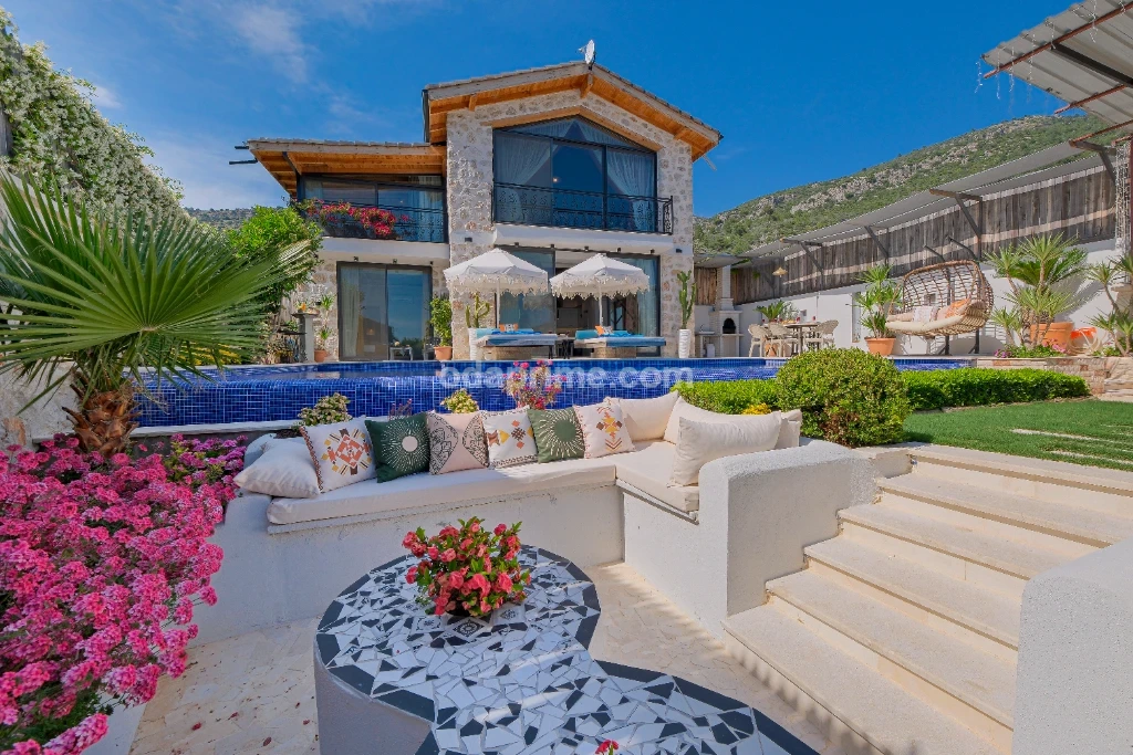 Villa Redline