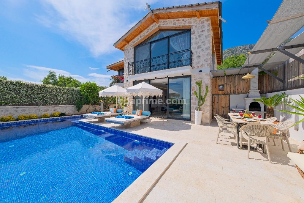Villa Redline