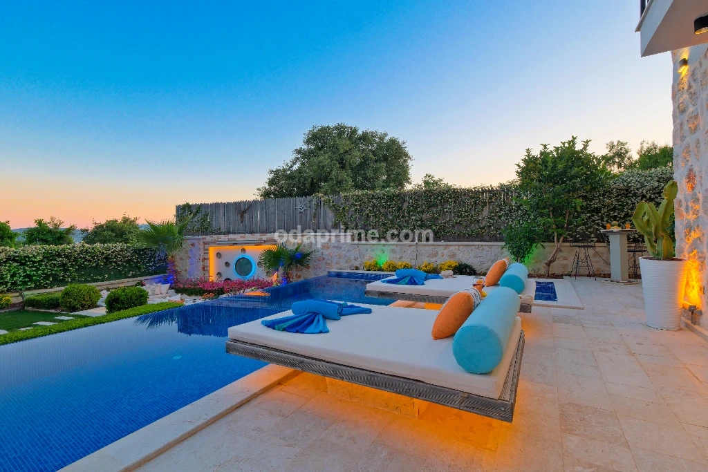Villa Redline